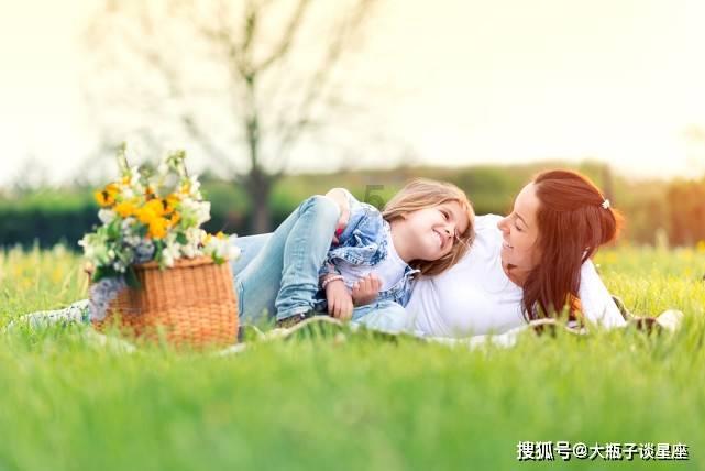 三大消息:美军真要开打了?3航母现身中国周边;王毅发统一最强音
