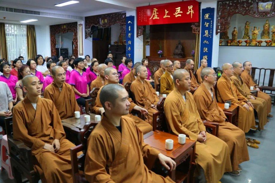 《鸣龙》《奔跑》《大江3》，这仨剧，部分剧情有点发癫