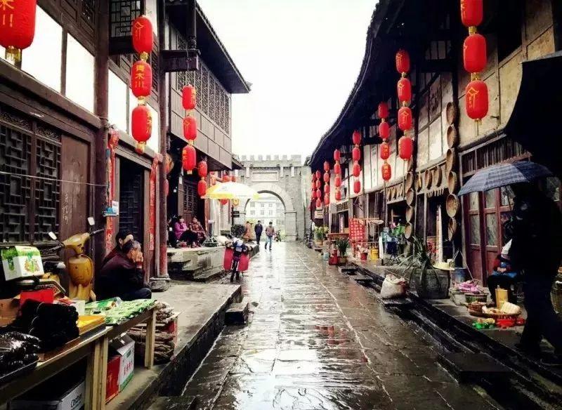 足球报:李可离队事件影响国脚心态,后续仍有人训练迟到但未受罚